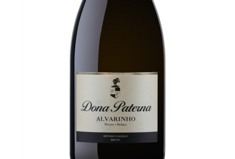 colheita de 2022 do Espumante 100% Alvarinho Dona Paterna